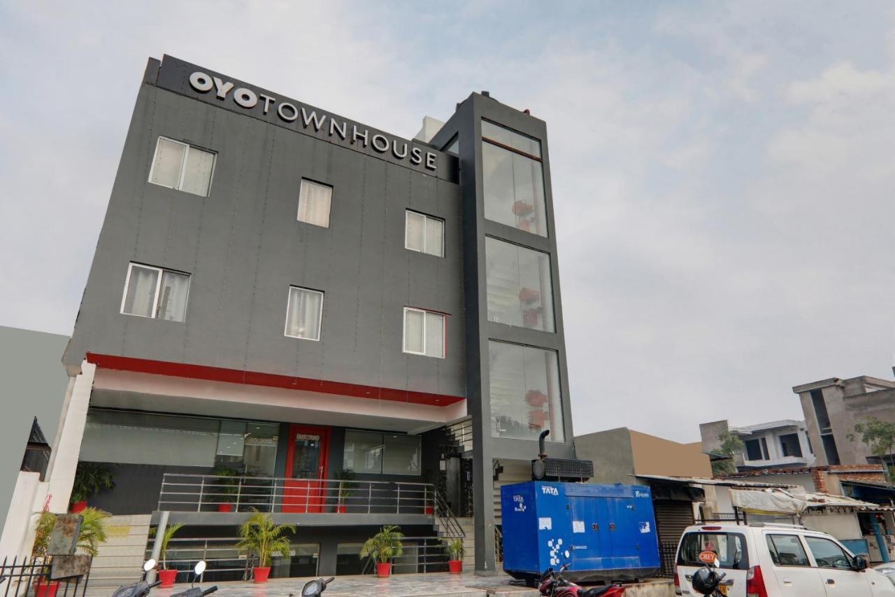 Hotel Townhouse The Shubham Bijnaur Esterno foto
